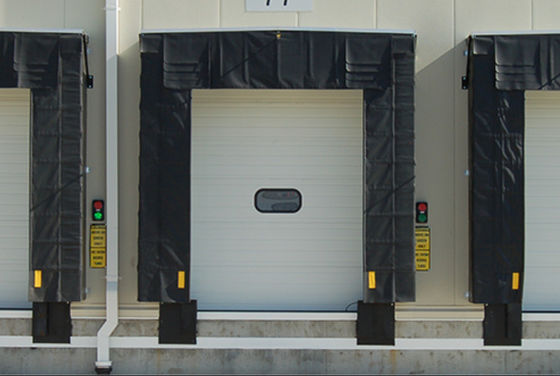 Mekanik Cold Storage Loading Dock Shelters Tirai PVC Dapat Disesuaikan Dapat Ditarik