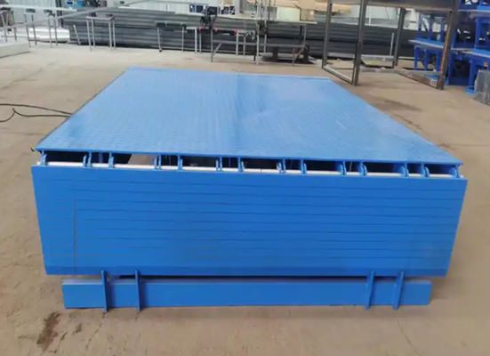 Heavy-Duty Warehouse Electric Mechanical Dock Door Levelers Workshop Automatic Dock Plate 25000-40000LBS Desain aman