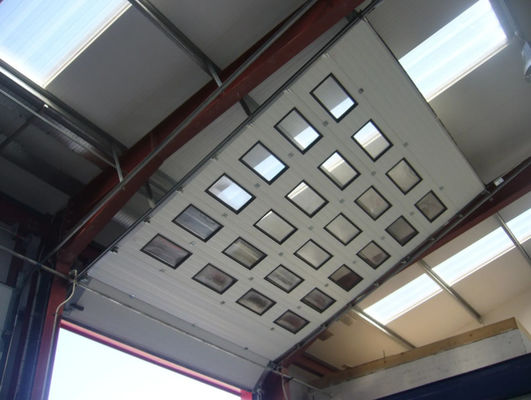 Pintu Sectional Sliding Overhead Otomatis Industrial Sectional Vertical Lifting IP 54