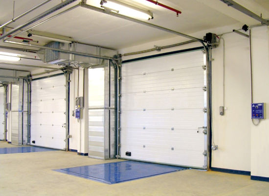 Fire Station Insulated Sectional Overhead Doors IP 54 Kelas Perlindungan