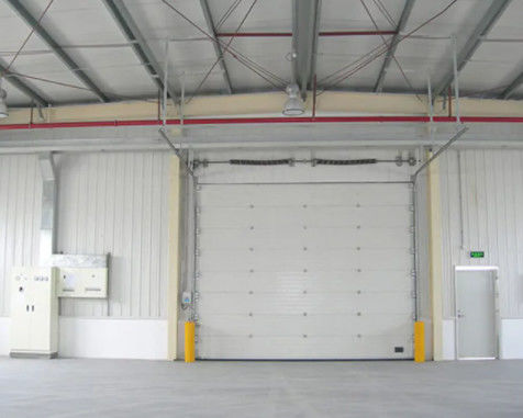 Pintu Sectional Industri Lebar 6500mm Angkat Tinggi