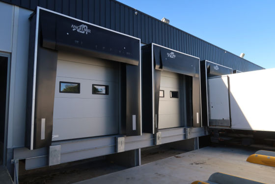 Pvc Fabric Loading Dock Shelters Perlindungan Cuaca Kekuatan Tarik Tinggi