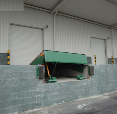 High Duty Hydraulic Loading Dock Leveler Truck Cargo Transfer Container Untuk Bangunan