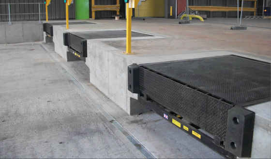 Push Button Electric Automatic Hydraulic Dock Levelers, Loading Bay Dock Levellers
