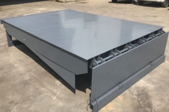 Disesuaikan Electric Dock Door Levelers 300mm Mobile Lifting Boarding
