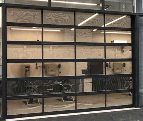 Otomatis Lipat Aluminium Bagian Pintu Keamanan Tinggi Overhead Tempered Glass Plexiglass