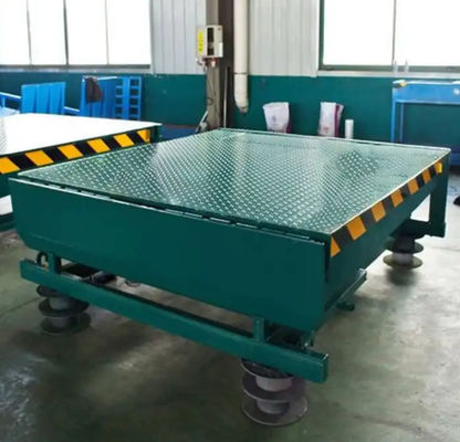 Stasioner Hydraulic Workshop Otomatis Dock Plate Dock Door Levelers 25000-40000LBS Desain Aman dengan Safety Curbs