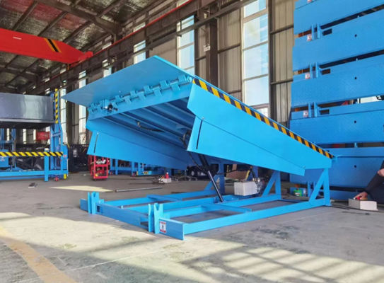 Stasioner Hydraulic Workshop Otomatis Dock Plate Dock Door Levelers 25000-40000LBS Desain Aman dengan Safety Curbs