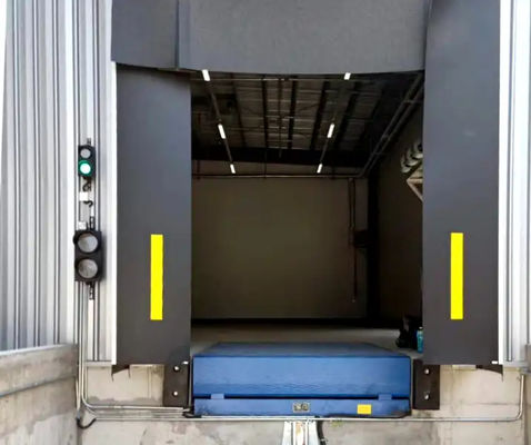Pakaian tahan kain Loading Dock Shelters Warna yang disesuaikan Daya tahan tinggi Industrial Dock Shelter Sponge Dock Seal