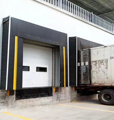 Tempat perlindungan dermaga industri dengan daya tahan Low Maintenance Wear Resistant Fabric retractable Mechanical shelter