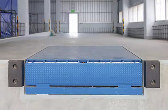 Panjang bibir yang dapat disesuaikan Listrik Loading Dock Leveler Dengan Powder Coated Finish Dan Kontrol Keamanan