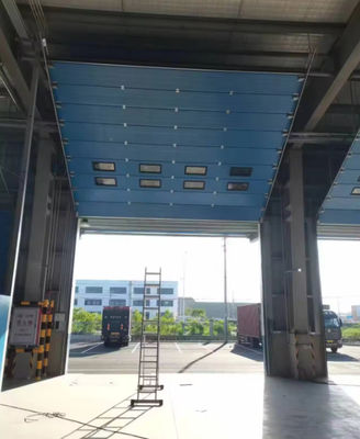 Industri Otomatis Pengangkatan Kebisingan Putih Mengurangi Overhead Bagian Pintu Dengan Kunci Handle Dan Desain tahan angin