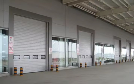 Pintu bagian atas baja berlapis ganda dengan pegangan yang dapat dikunci remote control Vertikal Overhead Garage Roll Door