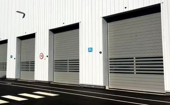 PLC dikendalikan kecepatan Spiral Pintu dengan 0,8m / s Pembukaan dan penutupan kecepatan Disesuaikan Advanced Roll Up Garage Roller Pintu