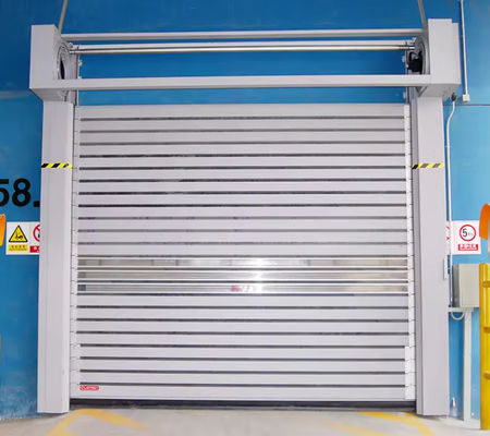 PLC Kontrol Kecepatan Spiral Pintu Alloy Aluminium Bangun 0,8m/s Kecepatan Pembukaan Metal Industrial Roll Up Pintu