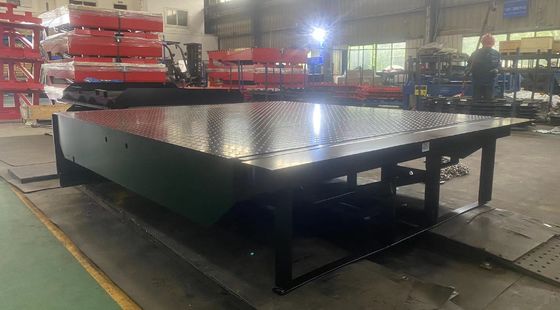 Disesuaikan Electric Hydraulic Loading Dock Leveler dengan Safety Chain dan Push Button Controls