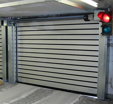 Vertikal Lifting Vinyl Weatherstripping Pintu Baja Seksional Terisolasi Dengan busa Polyurethane