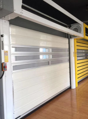 Pintu Garasi Bagian Terisolasi Disesuaikan Dengan Polyurethane Foam Windproof Soundproof And Thermal Insulation