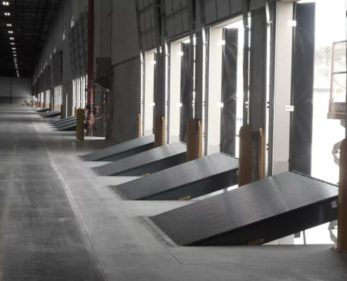 Keamanan yang ditingkatkan Mechanical Loading Dock Leveler dengan lip yang dapat disesuaikan