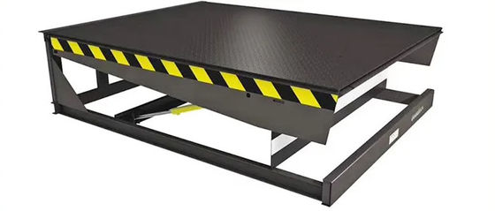 Heavy Duty Workshop Automatic Dock Plate Dock Door Levelers 25000-40000LBS Desain Aman Untuk Operasi Kapasitas Dock