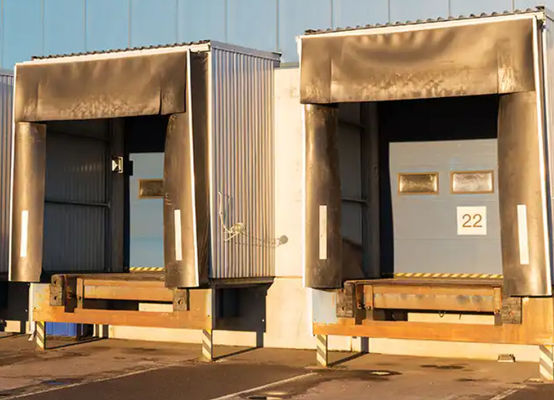 Lantai berukuran persegi panjang Industrial Adjustable Inflatable Insulated Airtight Sealed Dock Shelter Disesuaikan