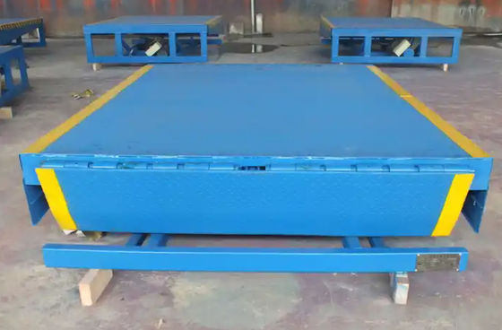 Rantai Keamanan Lokakarya Dock Plate Otomatis Dock Door Levelers 25000-40000LBS Desain Aman Untuk Pemuatan