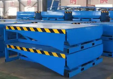 25000-40000LBS Desain Aman Dock Door Levelers Workshop Plat Dock Otomatis Luas Bibir Disesuaikan Desain Mekanis