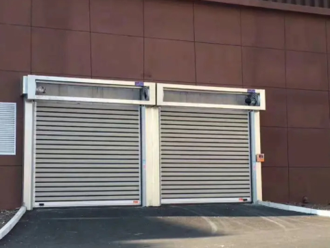 Pintu Spiral Kecepatan Tinggi Transparan Aluminium Kualitas Tinggi Industri Roll-Up Berinsulasi Kustom Eksterior Penutup Kecepatan 0.8m/s Keamanan dan Efisiensi