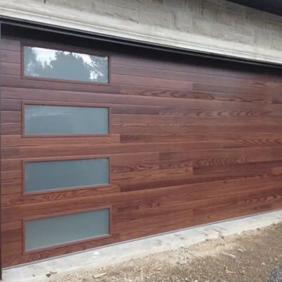 Pintu atas bagian gudang dengan insulasi ketebalan 50mm-80mm dan finishing berlapis bubuk