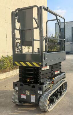 24V Baterai Tegangan Listrik Articulating Boom Lift 1.5 KW Motor Power Kompak Platform Untuk Operasi Kerja Tinggi
