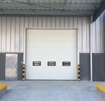 Panel Pintu Berkulit Ganda Pintu Overhead Bagian Komersial Pintu Stasiun Kebakaran Pintu Bagian Industri Pintu Bagian Baja Pintu Pabrik Aplikasi Gudang