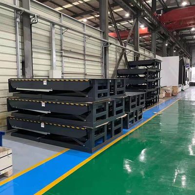 Stasioner Industrial Loading Dock Leveler Plat Kotak-kotak Keamanan Anti Selip Hidrolik