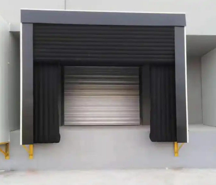 3400X3400Mm Sistem Pemuatan Adjustable Industrial Loading Dock Shelters Sempurna untuk Logistik dan Gudang
