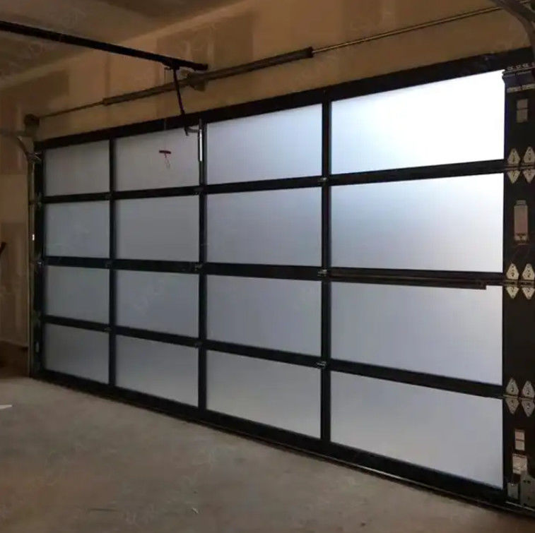 Modern Putih Aluminium Bagian Pintu dengan Keamanan Kaca Kaca Ganda Modern panel bagian atas kaca transparan