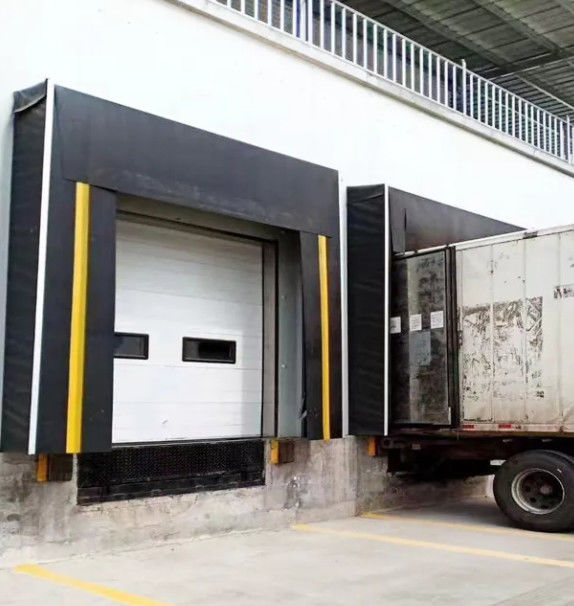 Tempat perlindungan dermaga industri dengan daya tahan Low Maintenance Wear Resistant Fabric retractable Mechanical shelter