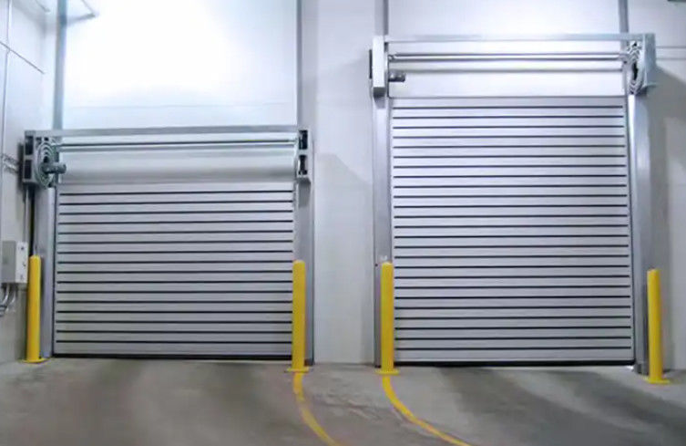Pintu spiral bermotor berkecepatan tinggi dengan sensor fotoelektrik 0.8m/s Kecepatan dan 220V/50HZ Pasokan listrik Otomatis Industri