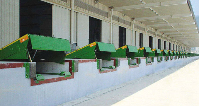 15000 Pounds Electric Loading Dock Leveler Dengan Rantai Keamanan / Pada Instalasi Situs Grosir Murah Dock Leveler 6ton