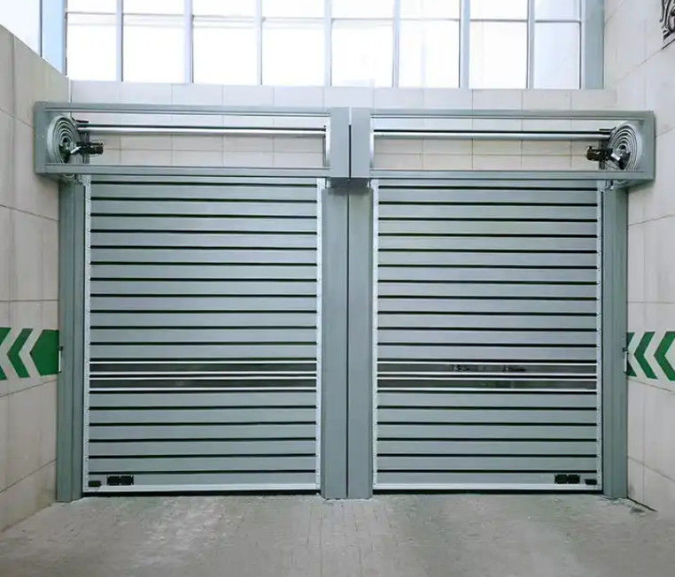 PLC dikendalikan kecepatan spiral pintu dengan 0,8m / s Pembukaan dan penutupan kecepatan di 220V / 50HZ Disesuaikan