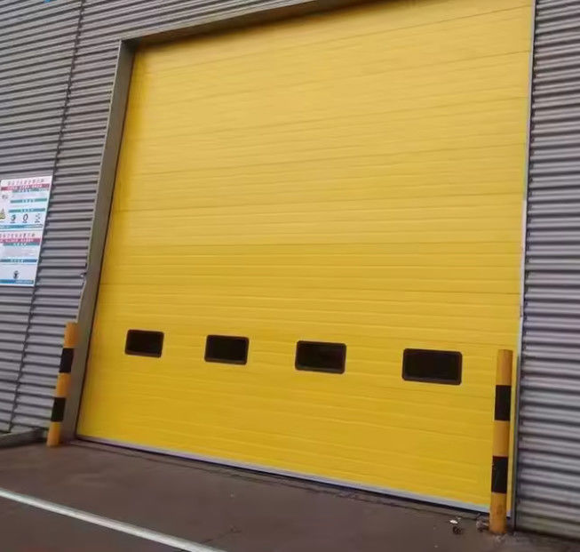 Pintu Seksi Terisolasi Baja Dengan Isolasi Foam Polyurethane Untuk Garasi Gaya indah Keamanan