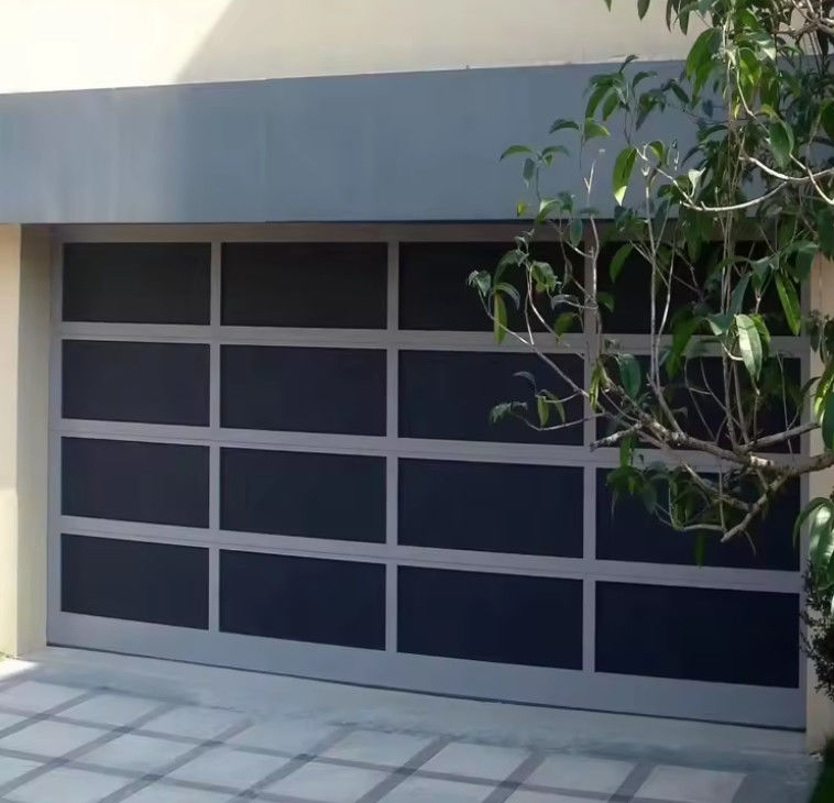 Gerbang Garasi Bagian Aluminium yang Elegan Dengan Keamanan yang Ditingkatkan Dan Pengurangan Kebisingan