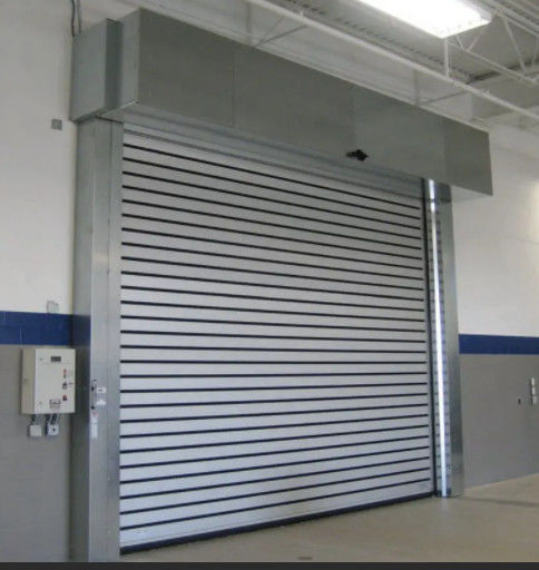 kecepatan tinggi Aluminium Spiral Pintu Sensor Keamanan PLC Kontrol 0.75KW Motor Pintu Industri Angkat