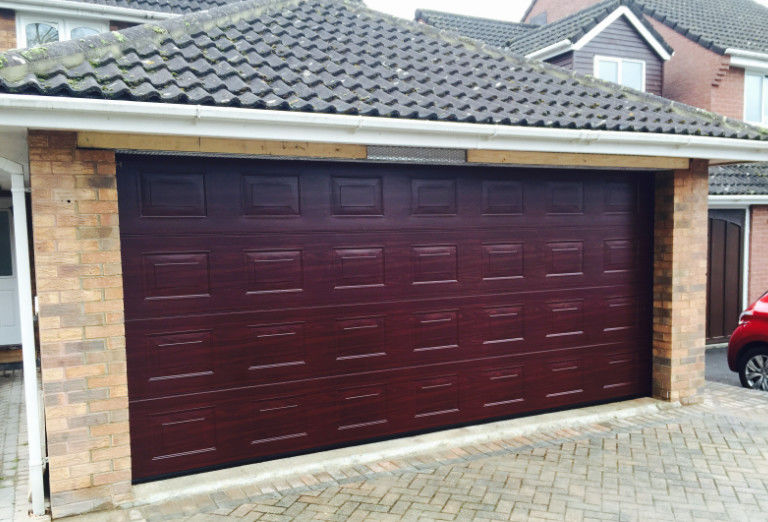 Customized Industrial PU Anti-pinch Mechanical Wind Load hingga 150 mph Pintu bagian komersial dengan hardware stainless steel dan nilai U hingga U-0.57
