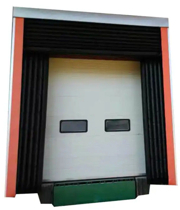 Sistem Pemuatan yang Bisa Disesuaikan Pintu Pelabuhan Tempat perlindungan Pintu Pelabuhan PVC Konstruksi Karet Plastik hemat energi Penutup yang Baik Antara Pintu Pelabuhan Dan Truk
