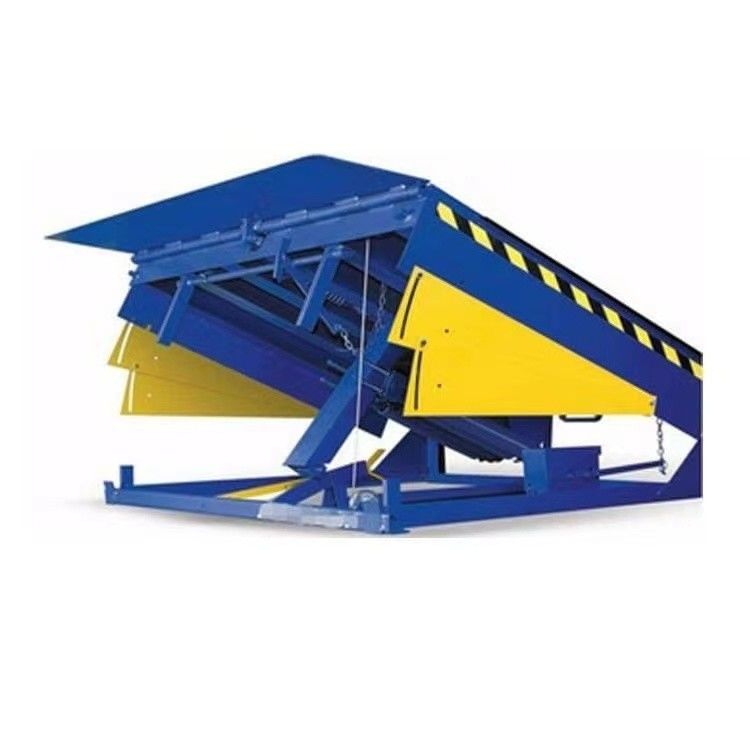 Lokakarya Otomatis Dock Plate Dock Door Levelers 25000-40000LBS Kapasitas Desain Aman 30000 Lbs Platform Ukuran Disesuaikan