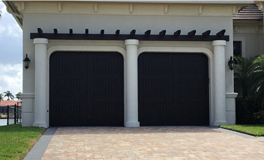 50mm-80mm Ketebalan Terisolasi Pintu Garasi Bagian Komersial Ventilasi Opsional Powder Coated Finish