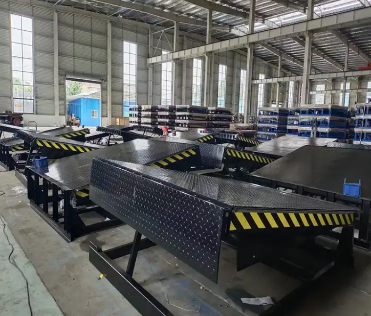 Kapasitas Tinggi 25000-40000LBS Workshop Desain Aman Plat Dock Otomatis dengan Panjang Bibir yang Dapat Dikustomisasi Solusi Pemuatan Berat untuk Pusat Logistik & Distribusi