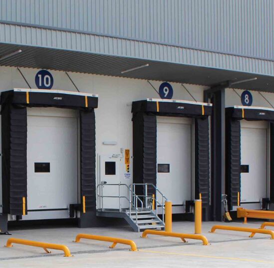 OEM Grosir Gaya Industri Luar Ruang Waterproof Ketahanan Tinggi Sistem Pemuatan yang Bisa Disesuaikan Tempat perlindungan pintu dermaga Warna yang Disesuaikan